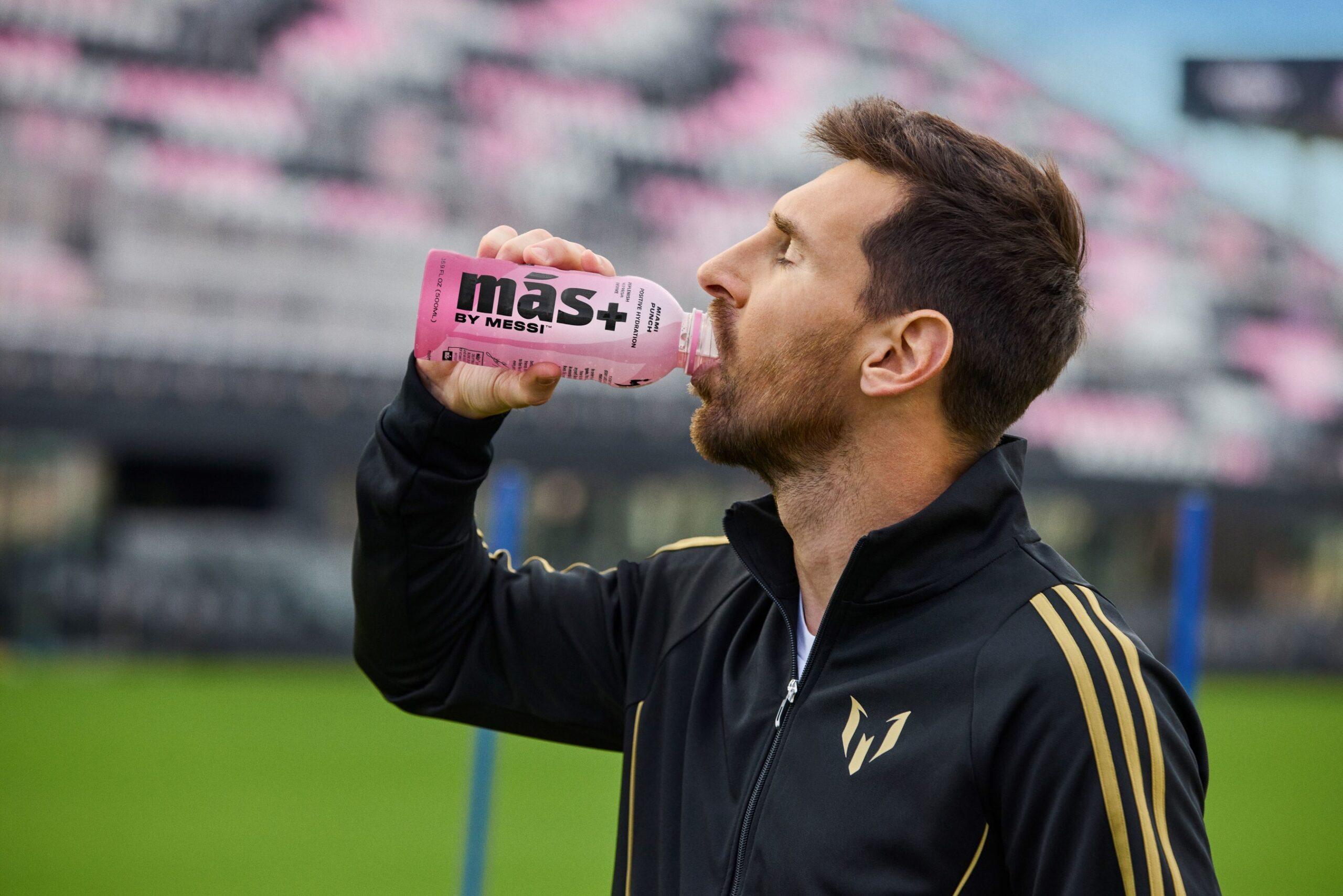 Messi e sua bebida esportivas, a Más+